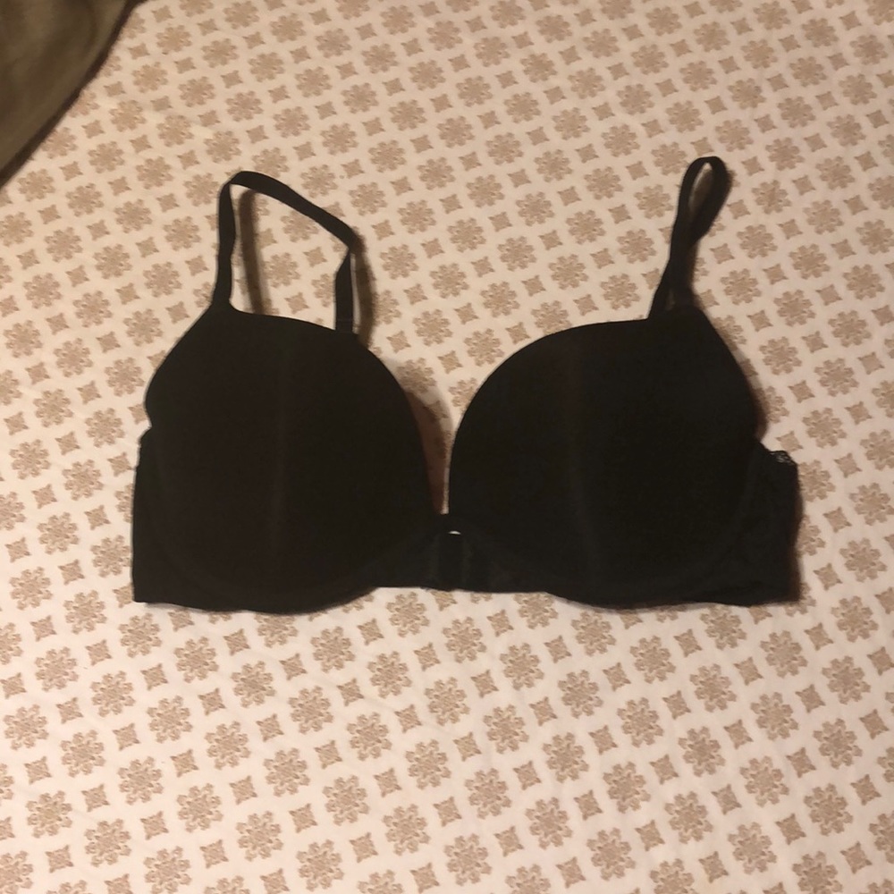Black lightly lined bra
